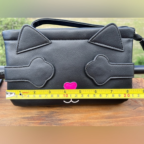 EUC Betsey Johnson Peek-A-Boo Black Cat Pouch/Wristlet - Picture 11 of 13